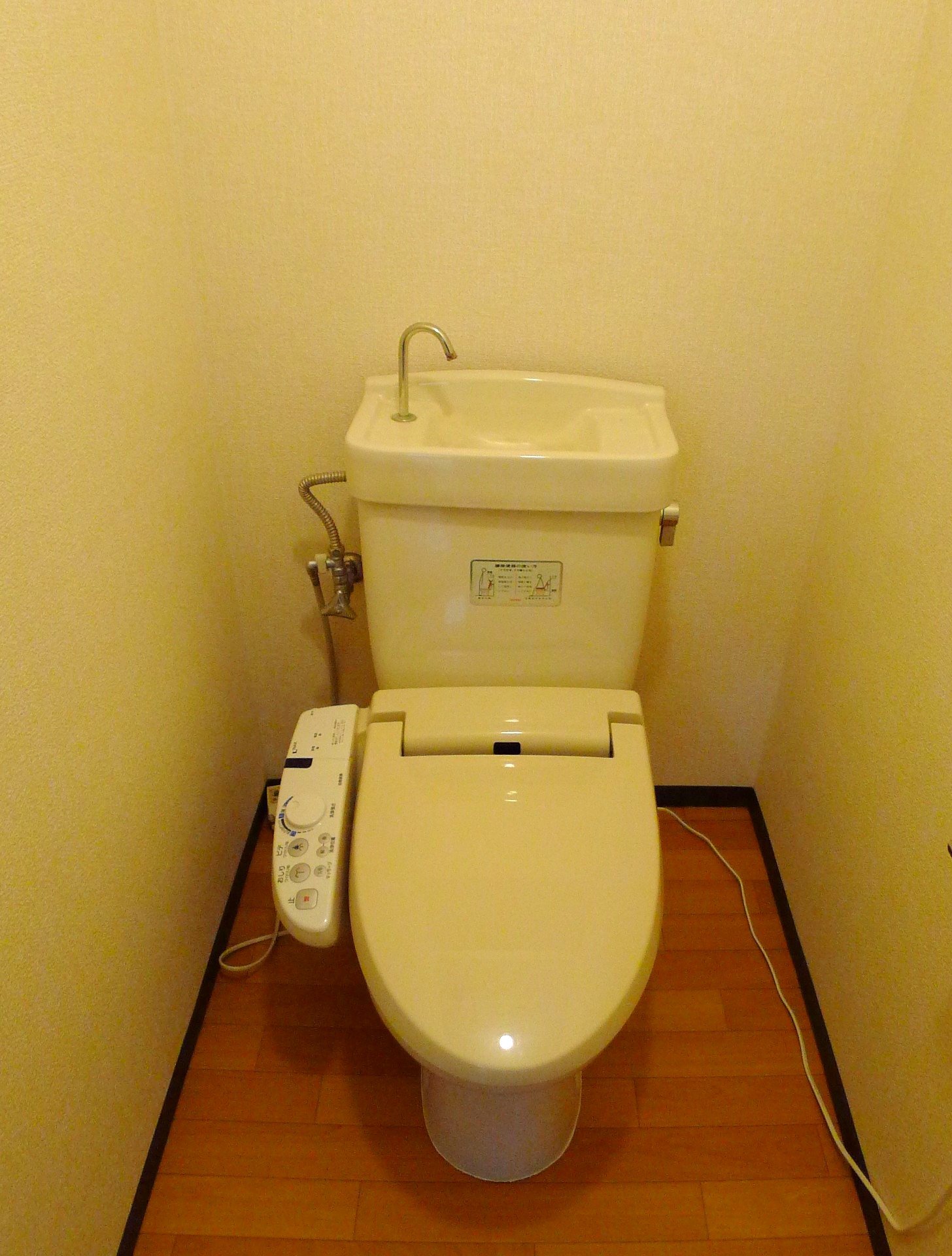 地下鉄桜通線 丸の内駅 徒歩5分 10階建 築47年のトイレ写真