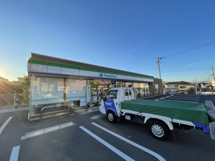 コンビニ　ファミリーマート草津追分店（コンビニ）まで700m