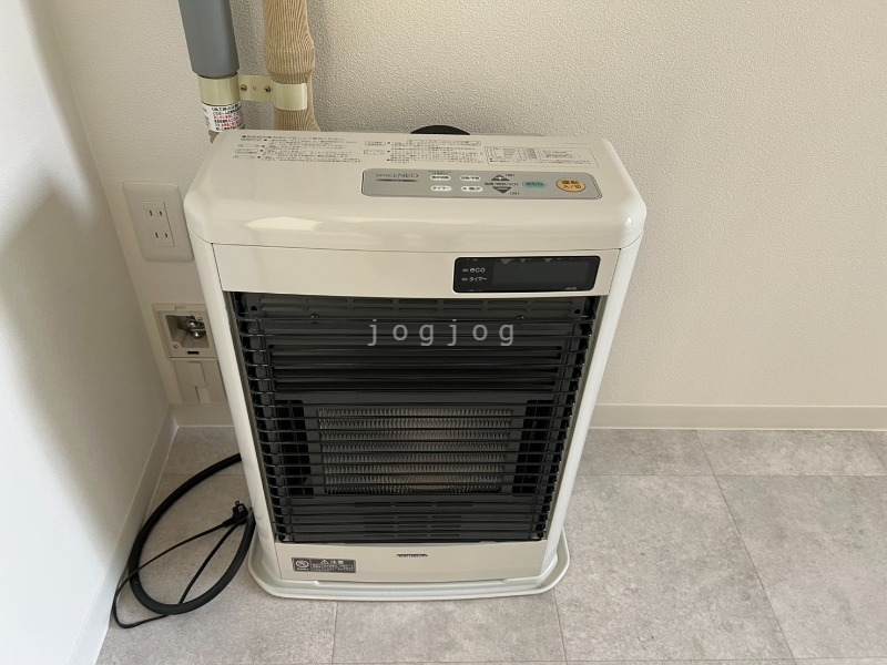 その他設備　冬はあったか石油ストーブです。