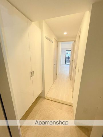 地下鉄御堂筋線 本町駅 徒歩14分 13階建 築5年の玄関写真