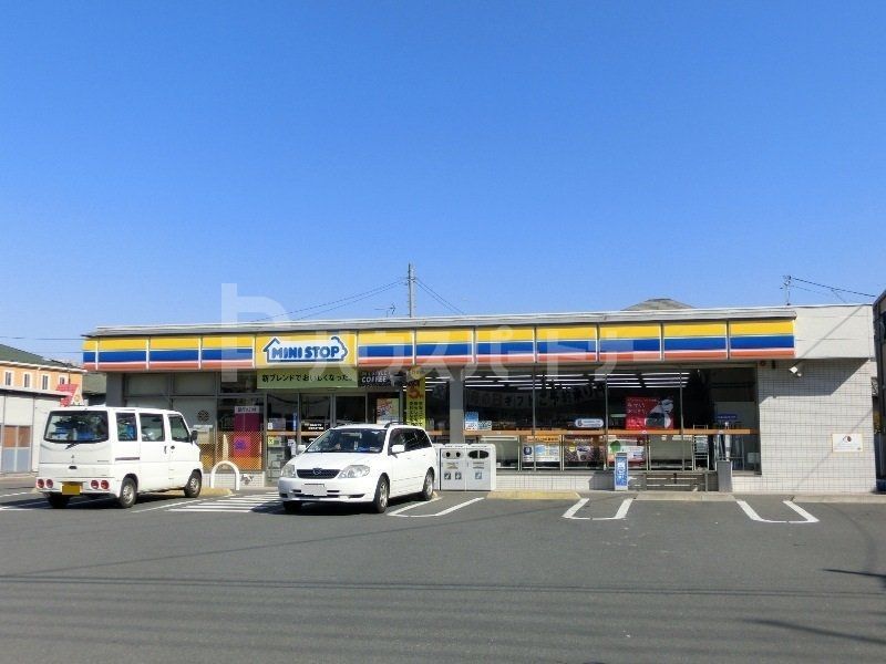 コンビニ　ミニストップ船橋滝台店（コンビニ）まで860m