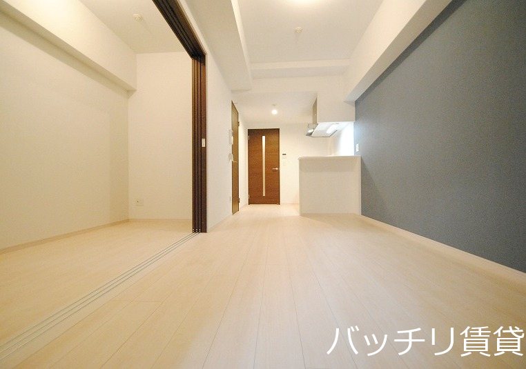 居室・リビング　別号室タイプの為、現状を優先致します。