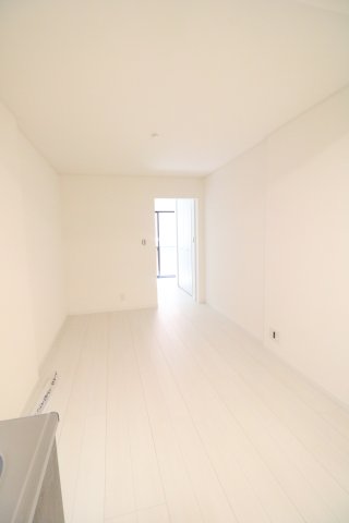 ペルル穴川の居間写真