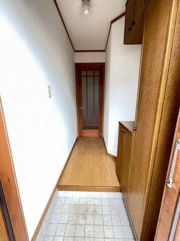 ＪＲ総武本線 八街駅 徒歩12分 2階建 築29年の玄関写真