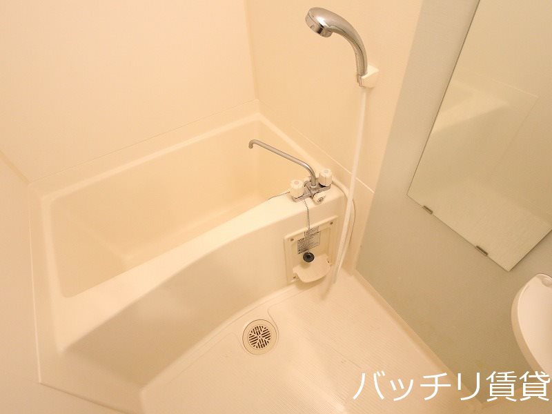 バス・シャワールーム　別部屋の為現状優先
