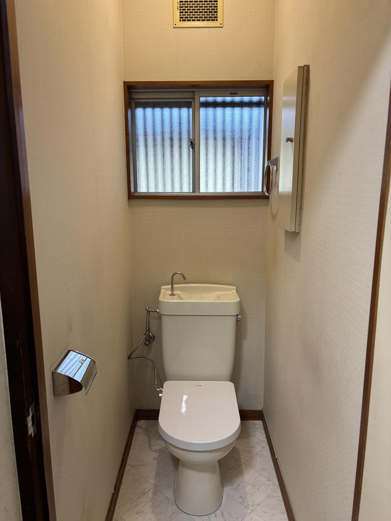 長太新町3丁目貸家のトイレ写真