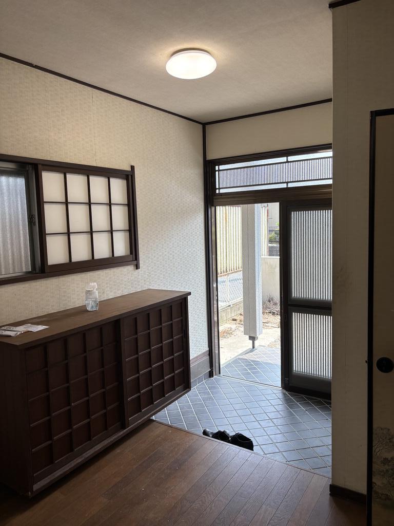 長太新町3丁目貸家の玄関写真