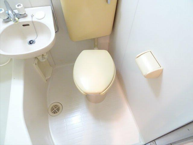 京王線 仙川駅 徒歩5分 4階建 築34年のトイレ写真