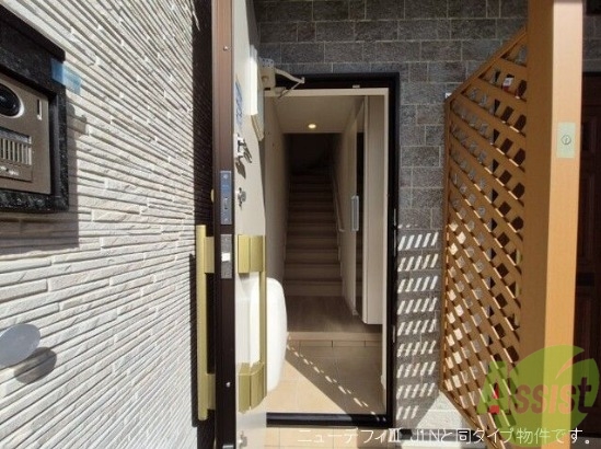 玄関　現在建築中の為、画像はイメージになります。