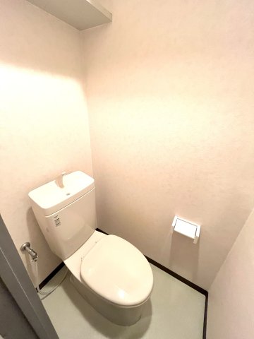 トイレ　※別のお部屋の写真になります。 参考にしていただければと思い