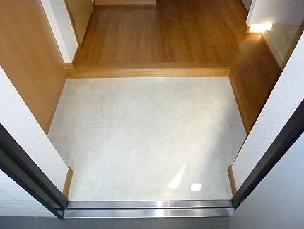 京王線 笹塚駅 徒歩13分 9階建 築23年の玄関写真