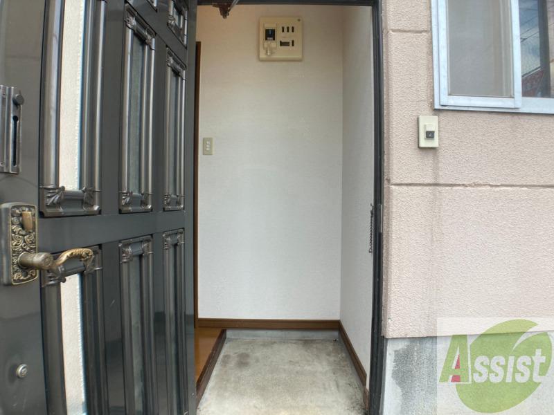 ＪＲ札沼線 新川駅 徒歩24分 3階建 築45年の玄関写真