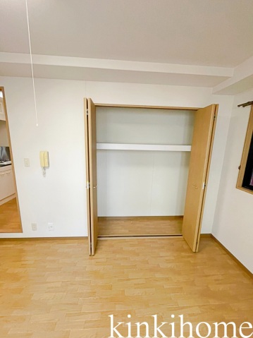 収納　写真は別のお部屋です。