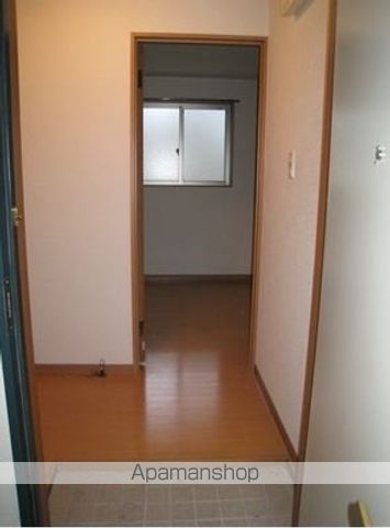 地下鉄七隈線 渡辺通駅 徒歩8分 4階建 築20年の玄関写真