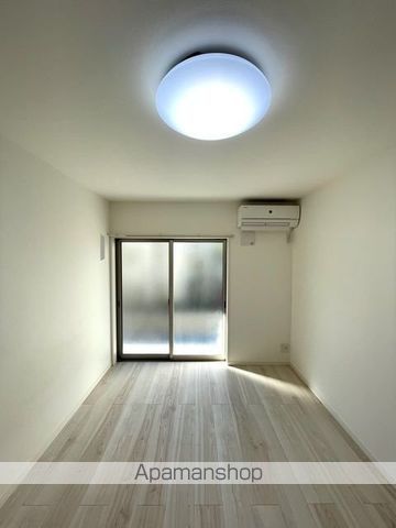 小田急線 柿生駅 徒歩1分 3階建 築5年の居間写真