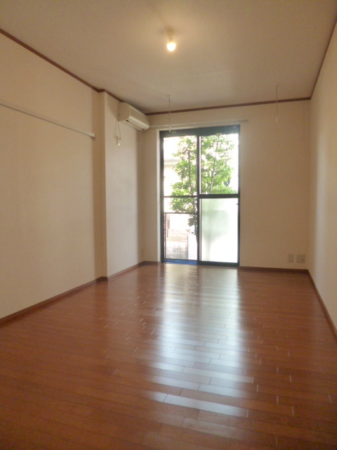 居室・リビング　★キレイなフローリングのお部屋です★