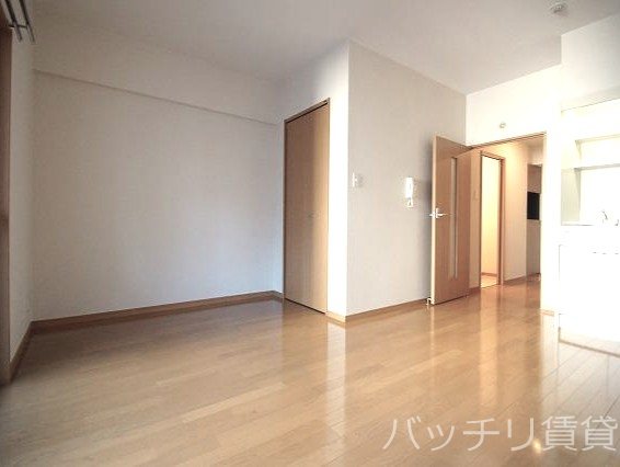 居室・リビング　室内写真等は別号数の為、現状優先となります。