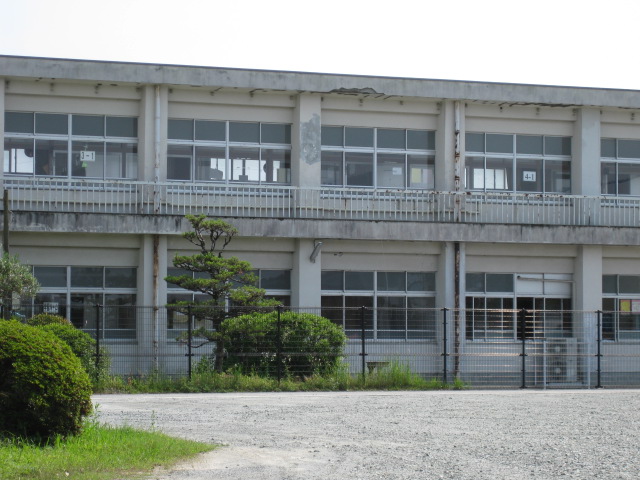 小学校　氷川町立竜北西部小学校（小学校）まで344m