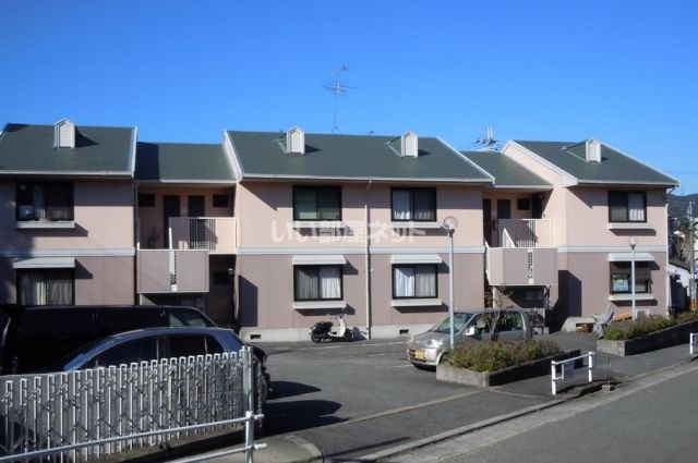 奈良県生駒市桜ケ丘（アパート）の賃貸物件の外観