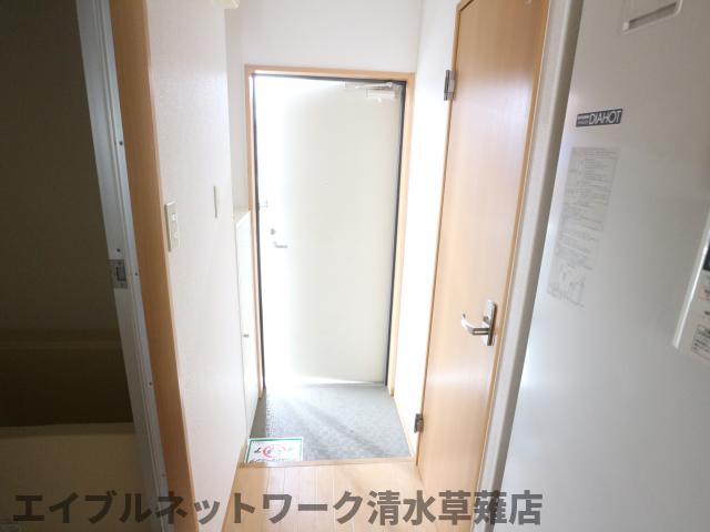 【静岡市清水区中之郷のマンションの玄関】