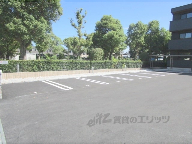 【大津市本堅田のアパートの駐車場】