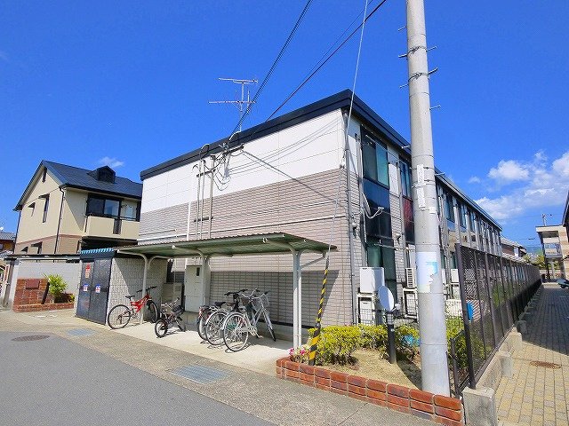 磯城郡田原本町のアパートの建物外観