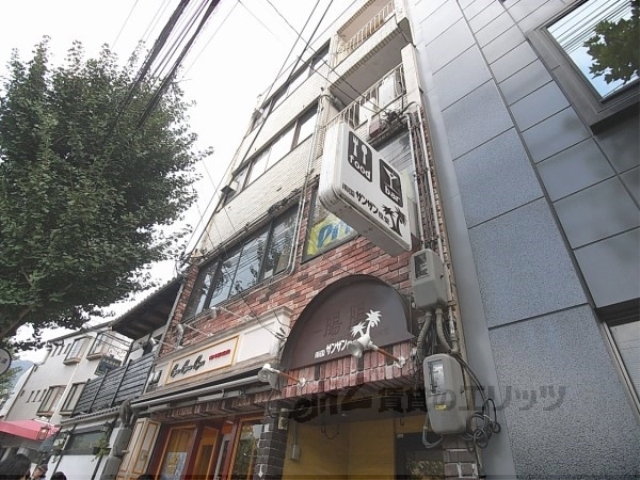 京都市左京区浄土寺西田町のマンションの建物外観