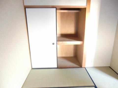 チサトマンション　収納　押入