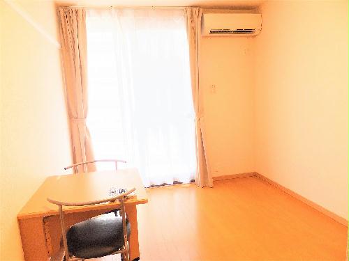 居室・リビング　フローリングのお部屋です