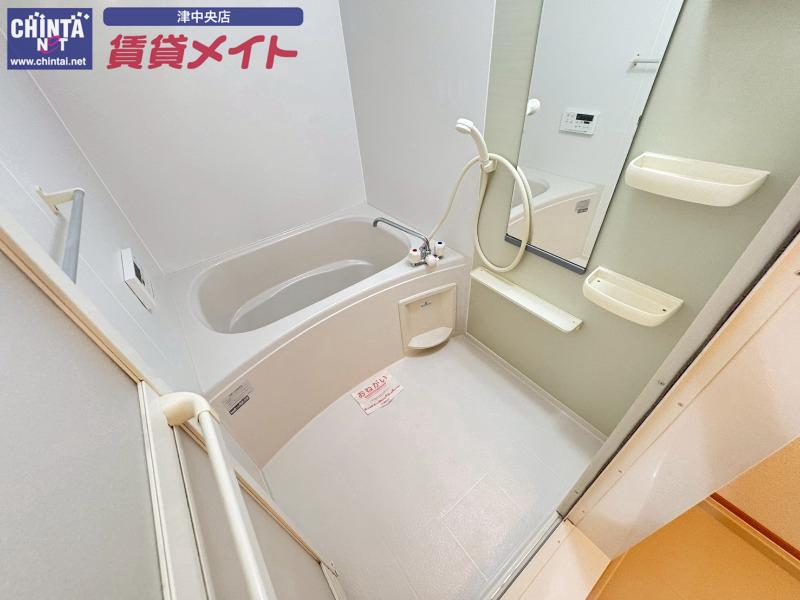 バス・シャワールーム　同型参考写真