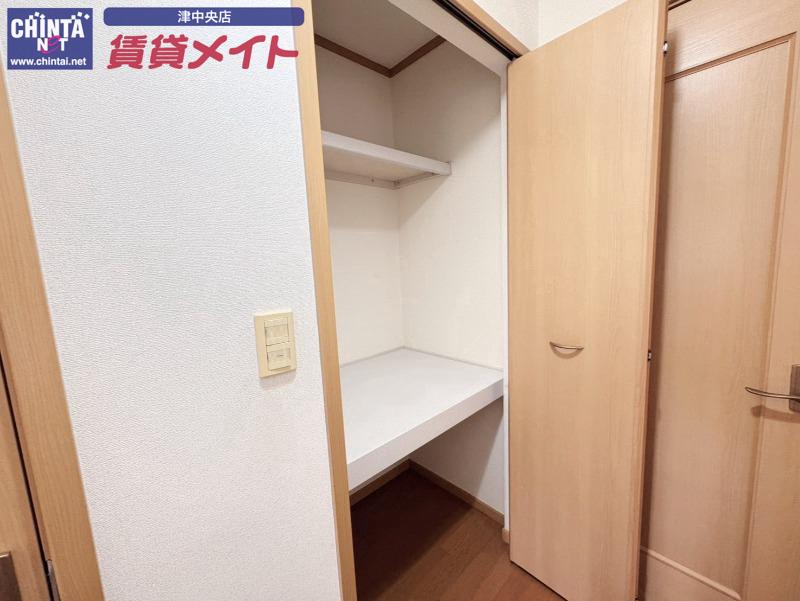 収納　同型参考写真