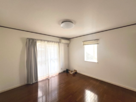 居室・リビング　8帖の広々とした洋室です。