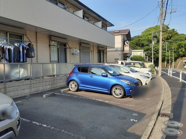 【クローバーハイツIIの駐車場】