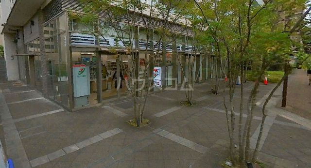 【吹田市山田東のアパートのコンビニ】