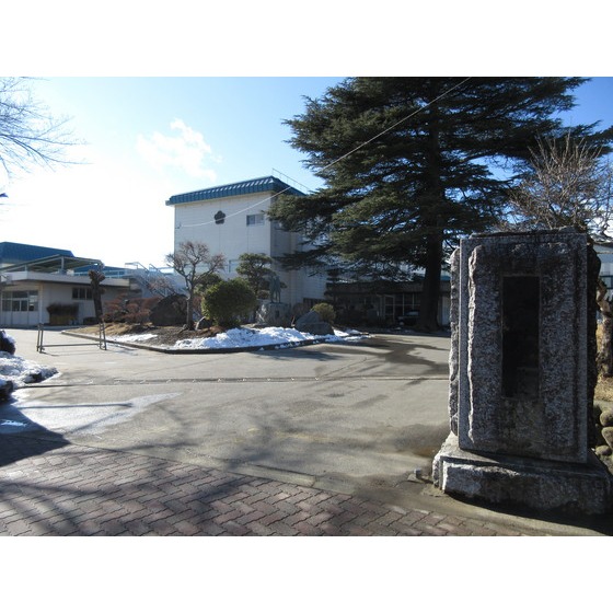 【上伊那郡箕輪町大字中箕輪のアパートの小学校】