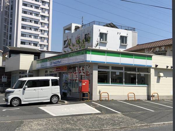 コンビニ　ファミリーマート八幡青山一丁目店（コンビニ）まで231m