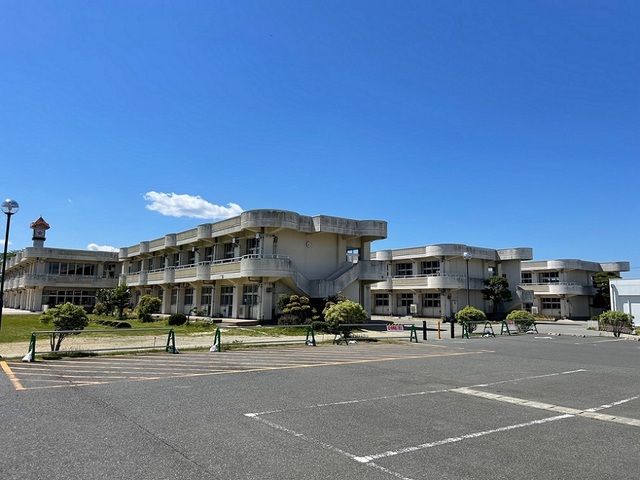 【町浦壱番館の小学校】