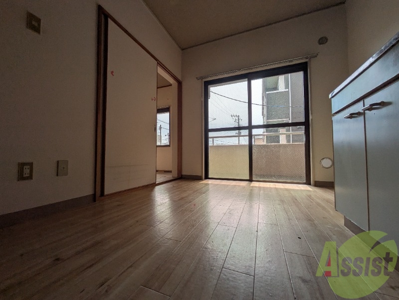 居室・リビング　こちらがリビングです、広々としていていいですね。