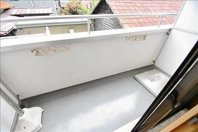 バルコニー　こちらのお部屋のベランダです