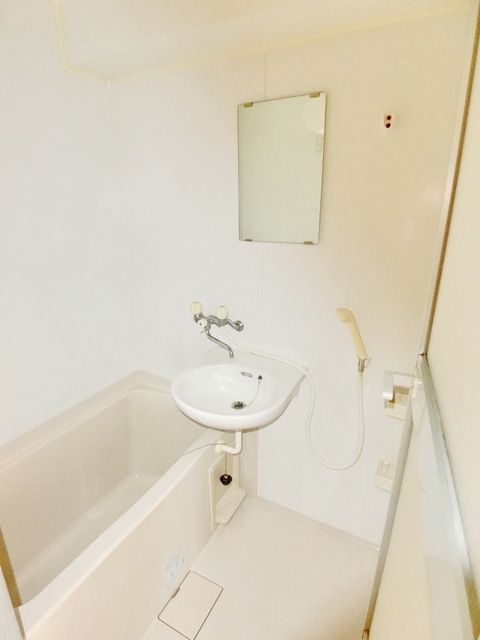 バス・シャワールーム　☆ゆったりバスルーム☆