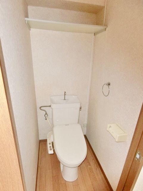 トイレ　☆嬉しい洗浄機付き☆