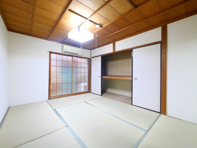その他部屋・スペース　落ち着いて過ごせるお部屋なので、寝室にいかがでしょうか