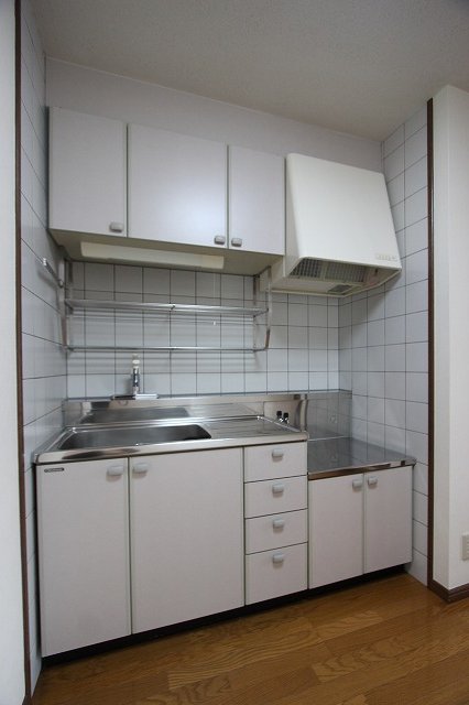 キッチン　同物件別部屋