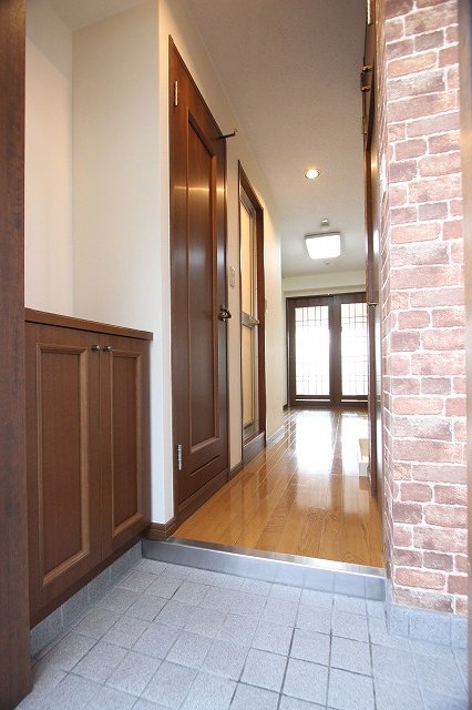 玄関　同物件別部屋