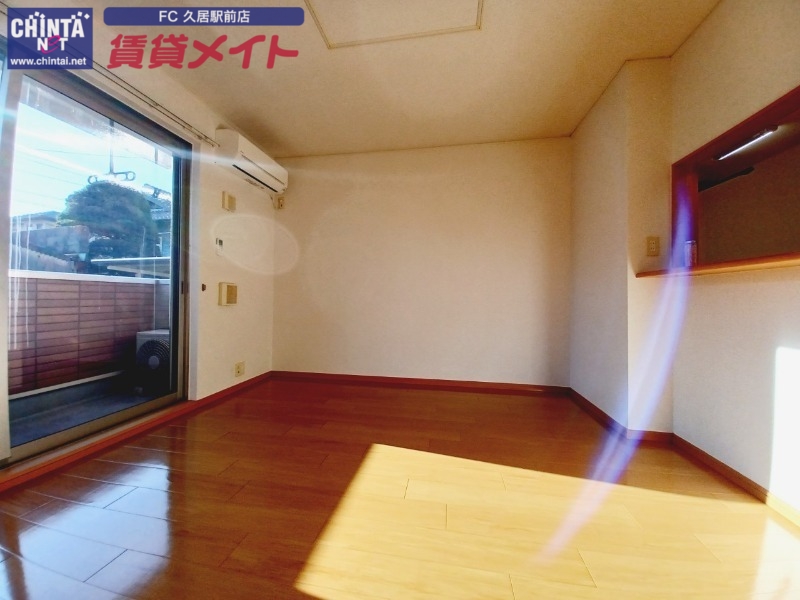 居室・リビング　同タイプ部屋写真です。