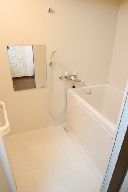 バス・シャワールーム　※別室の参考写真の為、現況優先です。