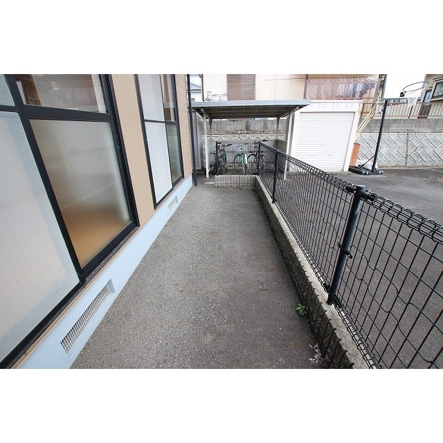 バルコニー　テラス