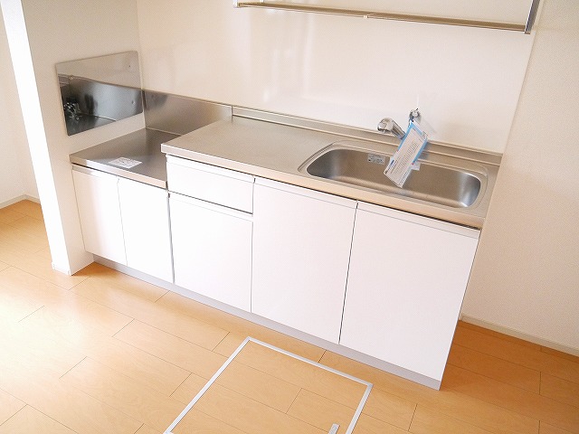 キッチン　コンパクトなキッチンで掃除もラクラク