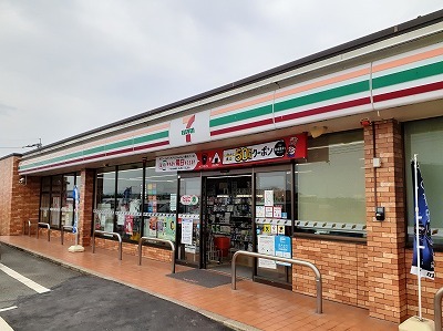 コンビニ　セブンイレブン（コンビニ）まで600m