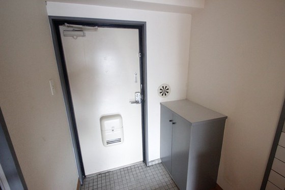 玄関　※別部屋の写真です